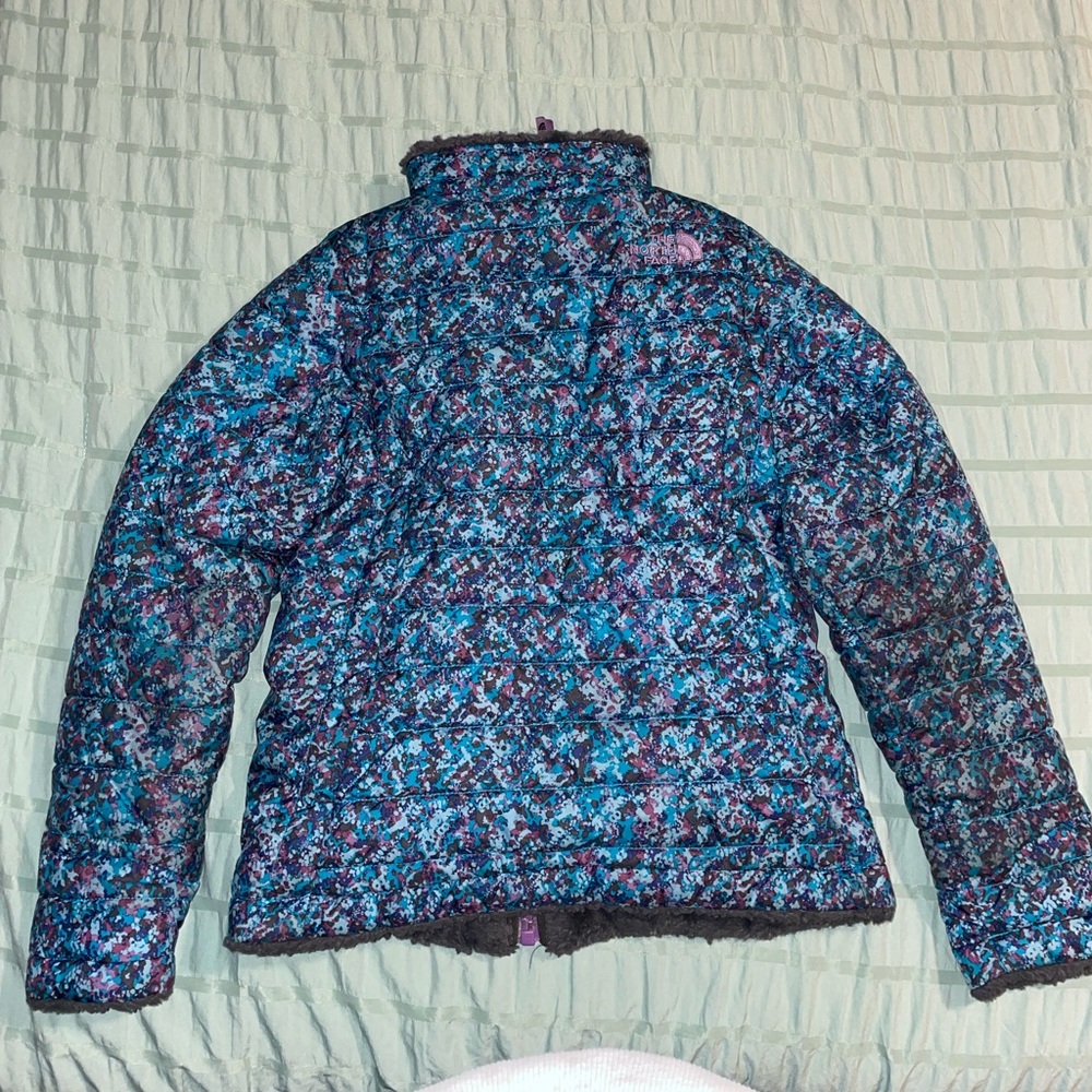 North face winter coat 5-6T.